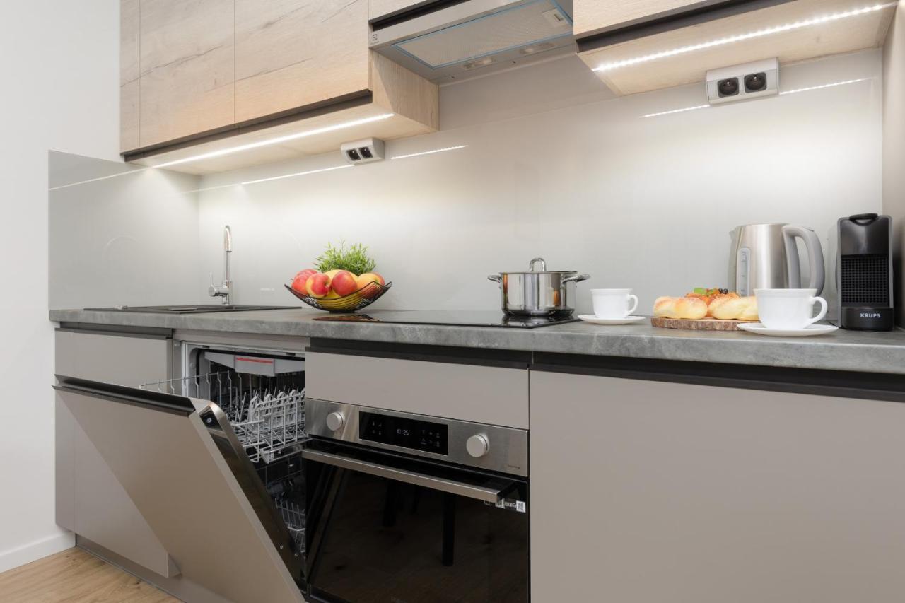 Two-bedroom Elegant With Parking Praga By Renters Warszawa