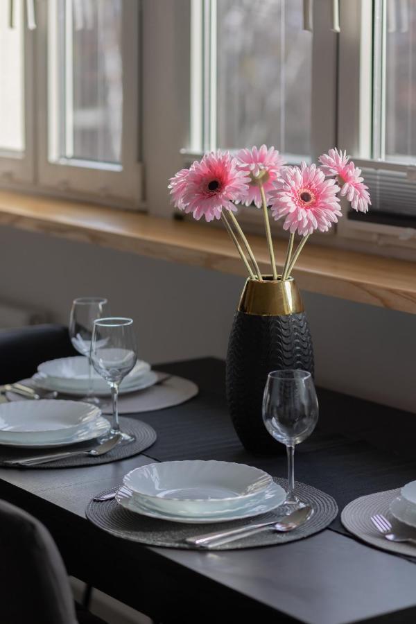 Apartment Ochota Spacious With Parking By Renters Warsaw