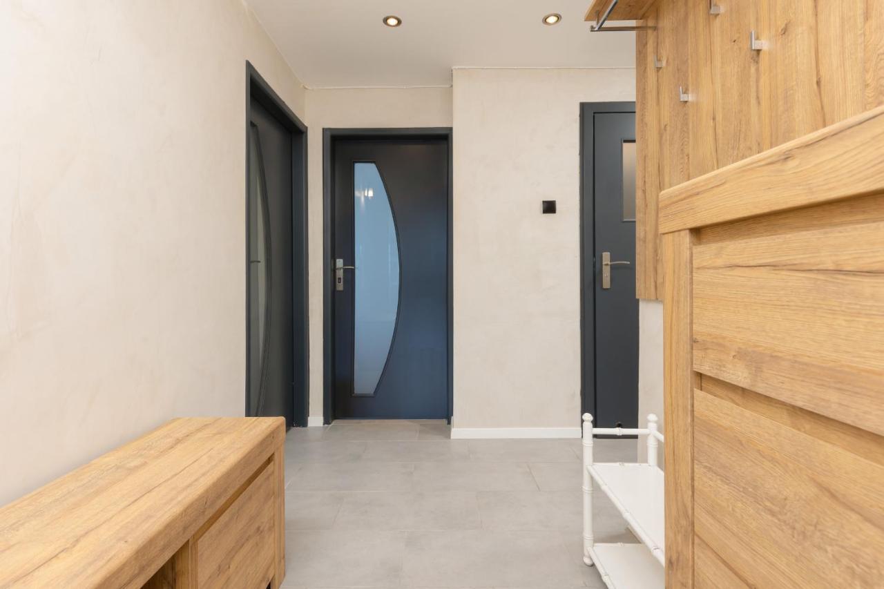Ochota Spacious With Parking By Renters