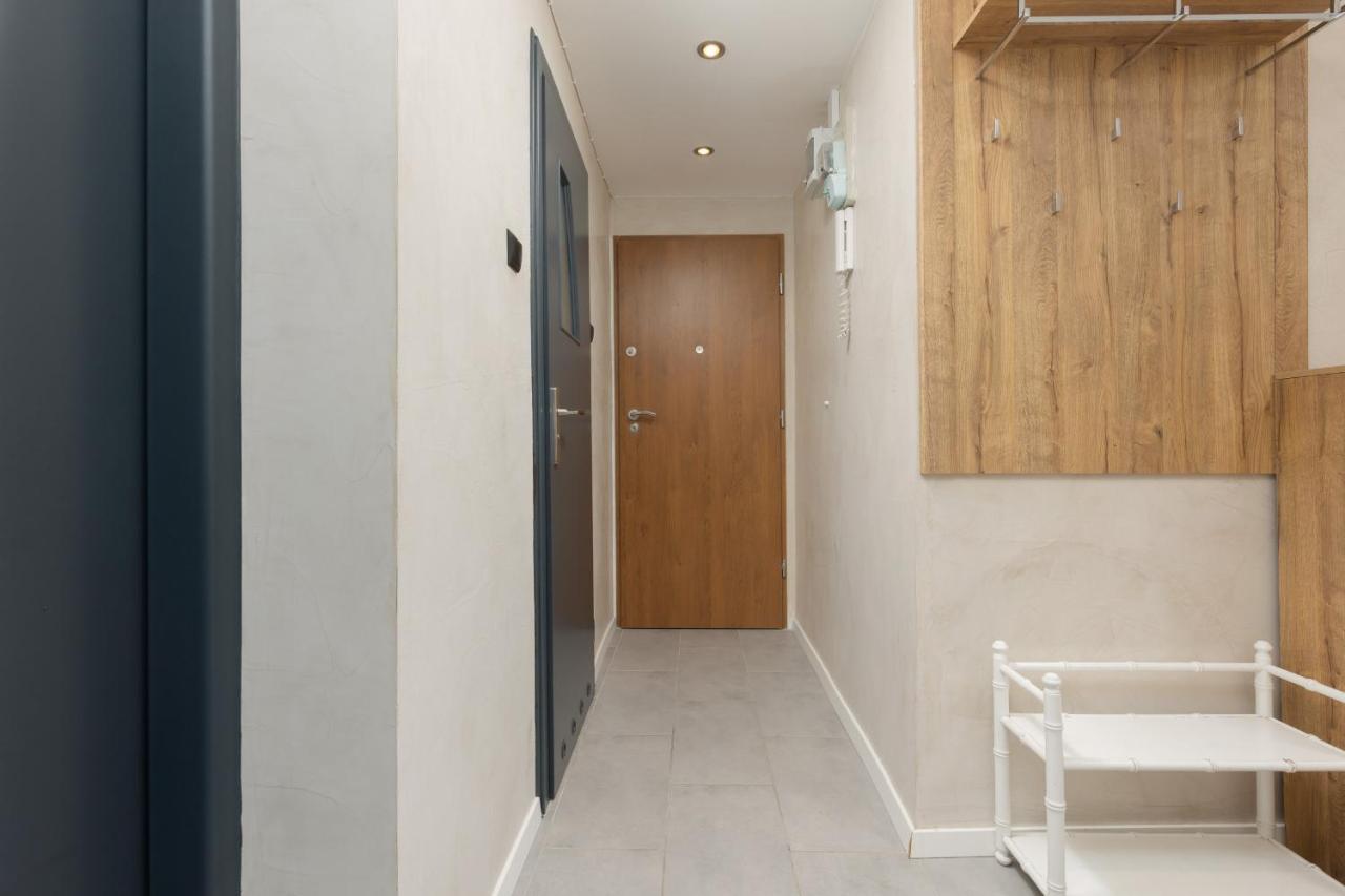 Apartment Ochota Spacious With Parking By Renters Warsaw