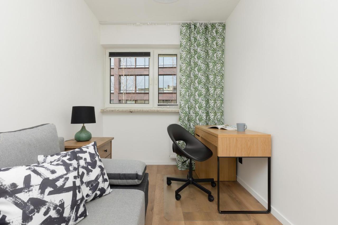 Ochota Spacious With Parking By Renters Warsaw