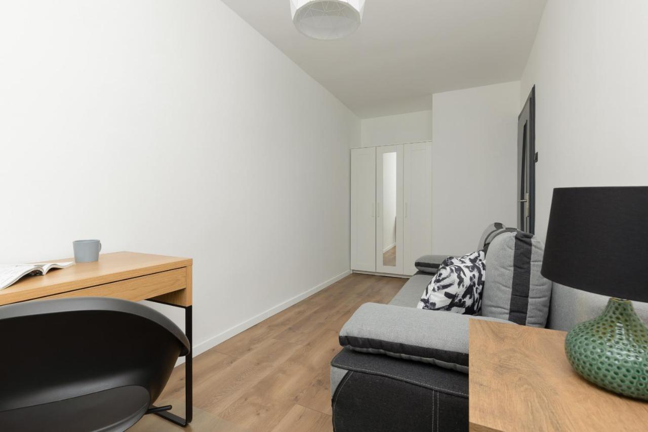 Ochota Spacious With Parking By Renters * Warsaw