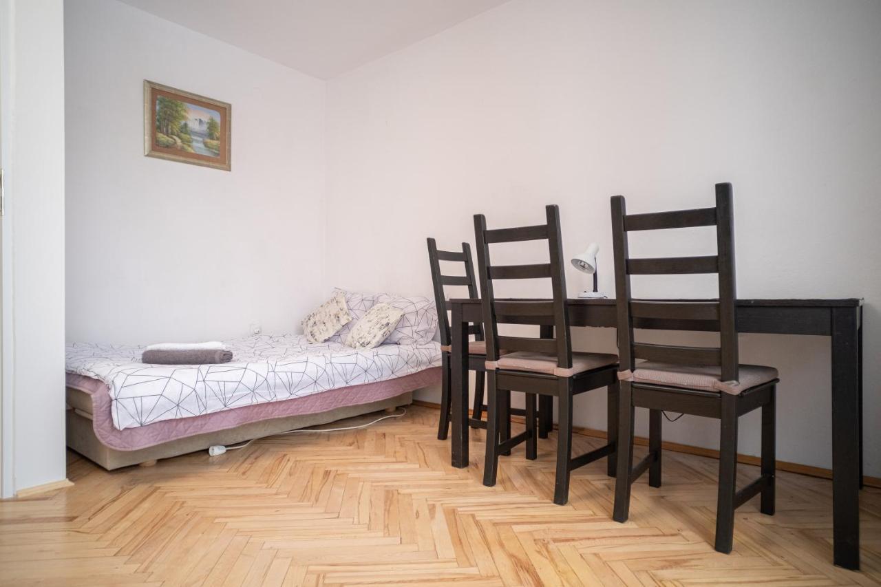 Apartment Apartrooms Near Metro Dw Wilenski Dnf Warschau
