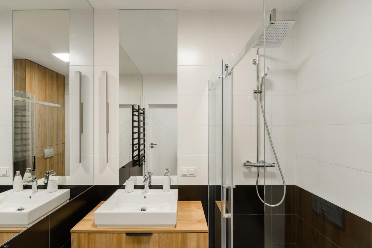 Căn hộ Modern With Access To The Pool Near Rondo Daszynskiego Station Warsaw