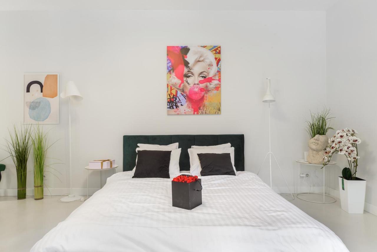 Modern With Access To The Pool Near Rondo Daszynskiego Station *