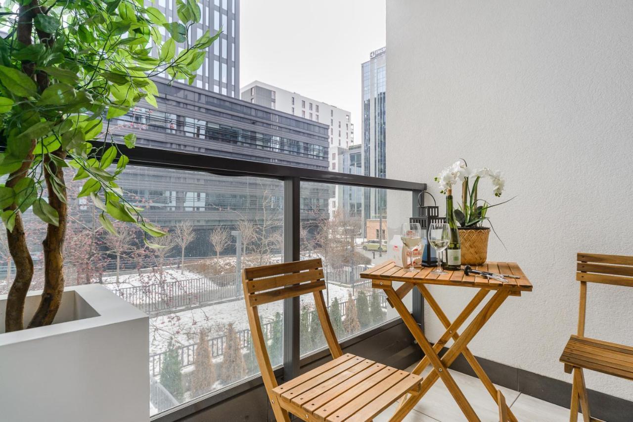 Modern With Access To The Pool Near Rondo Daszynskiego Station Apartamento *