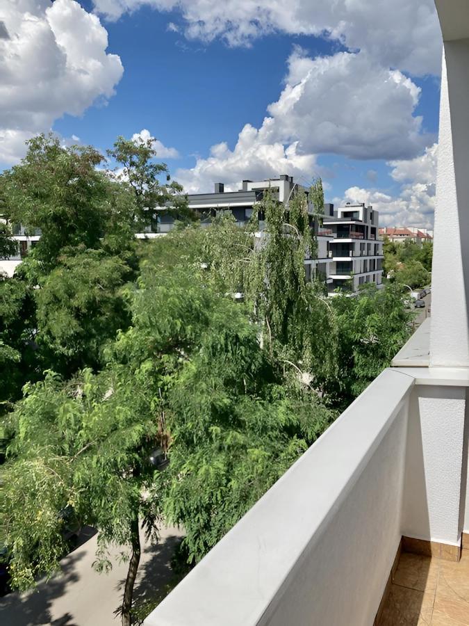 Spacious, Quiet And Bright Apartment, Close Center, Parking, Air-conditioned Warszawa