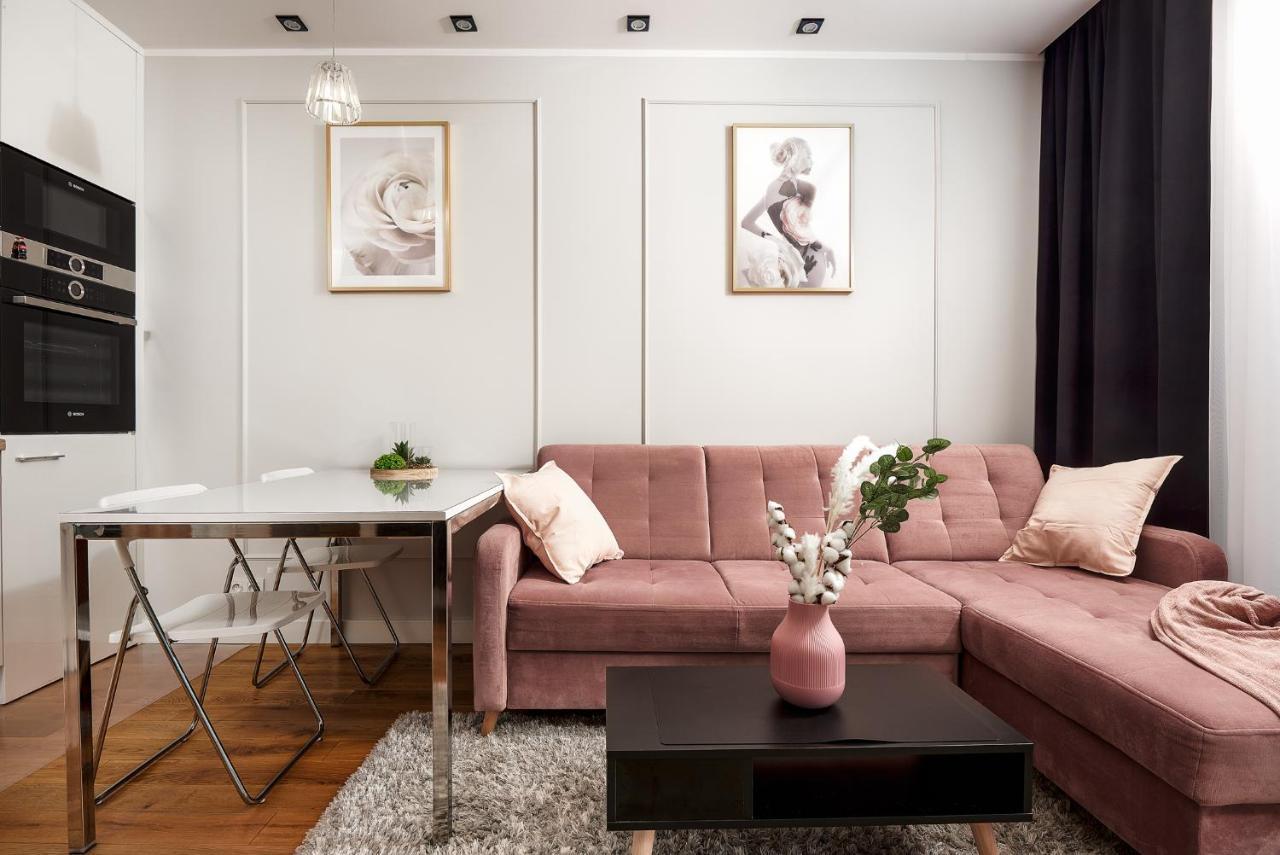 Modern With Access To The Pool Near Rondo Daszynskiego Station * Warsaw