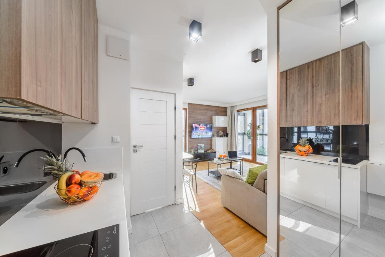 Căn hộ Modern With Access To The Pool Near Rondo Daszynskiego Station Warsaw