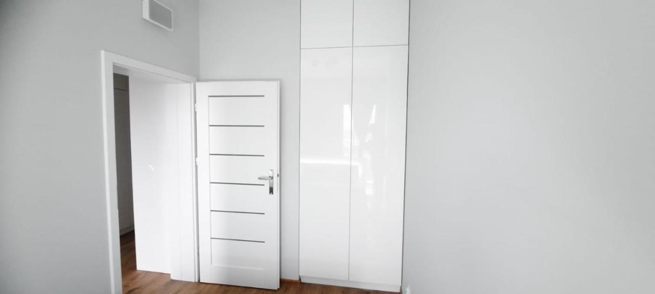 Apartment Prymasa Tysiaclecia 83a Center Viev Sperate Bedroom By Perfect 530