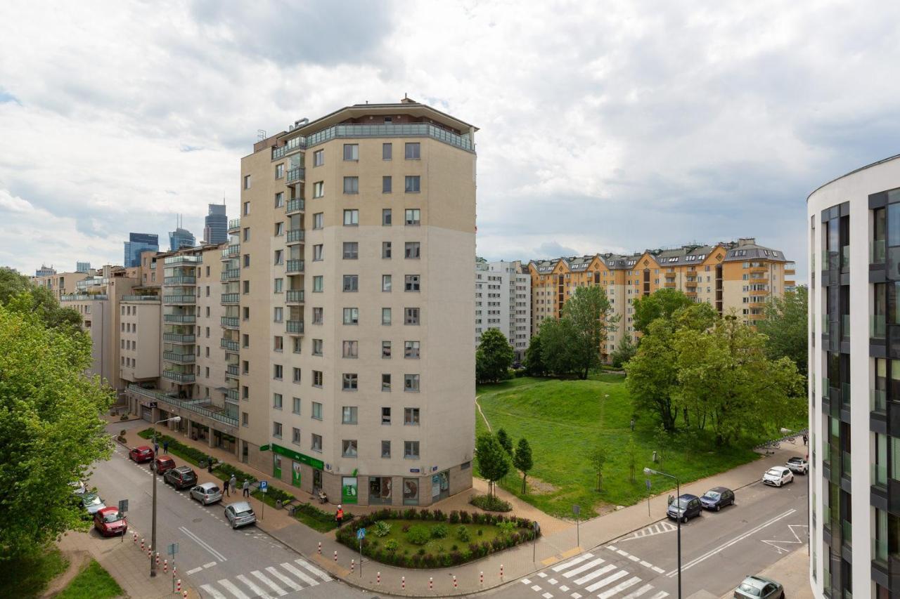 Dzielna Wola By Renters * Warszawa