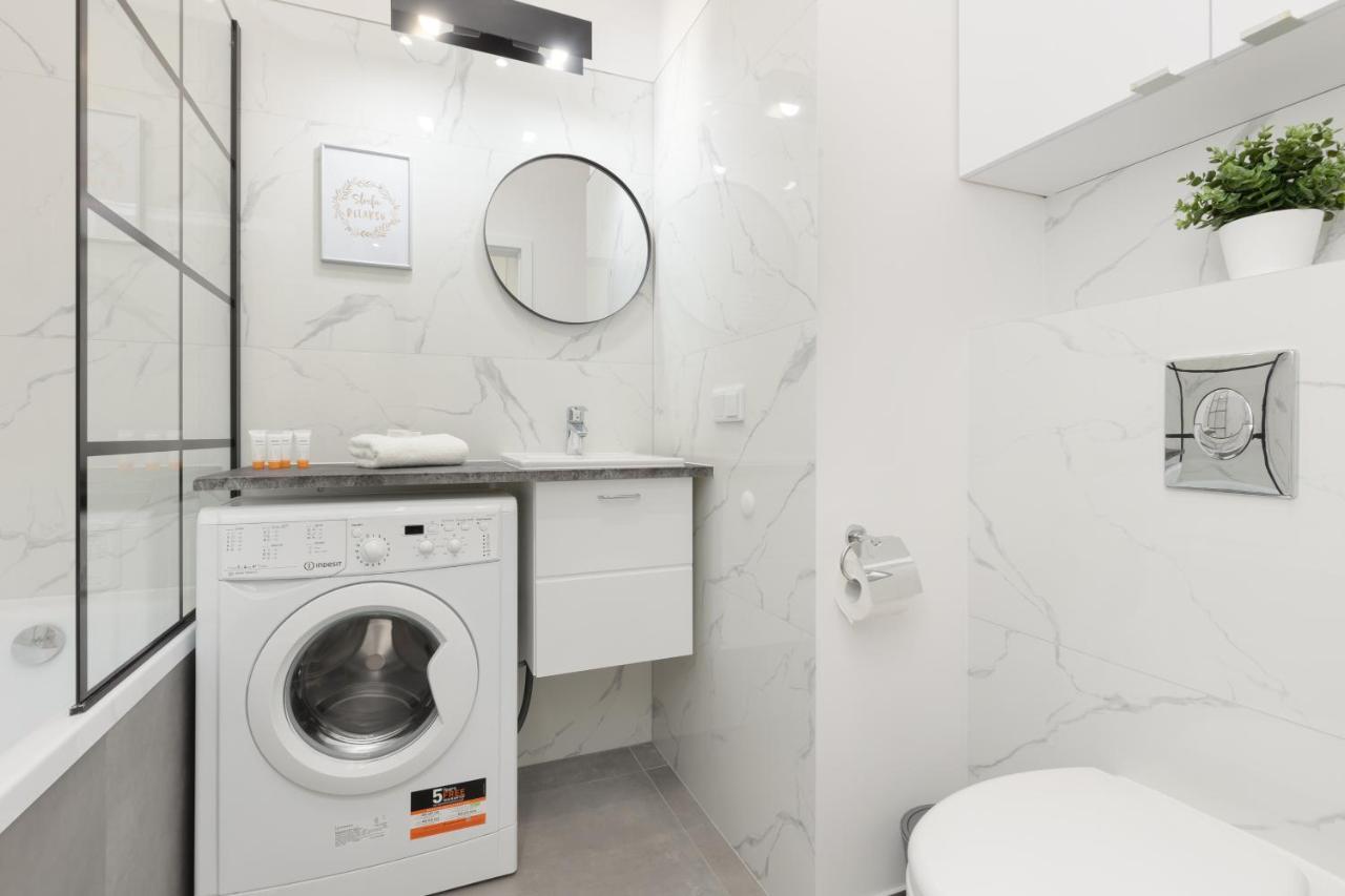 Elegant With Balcony & Bathtub Wola By Renters *