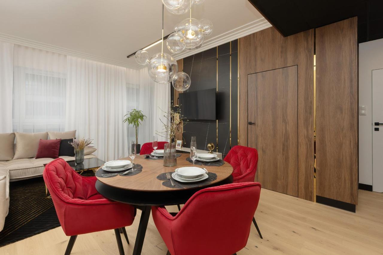Kasprzaka With Ac & Parking By Renters Prestige