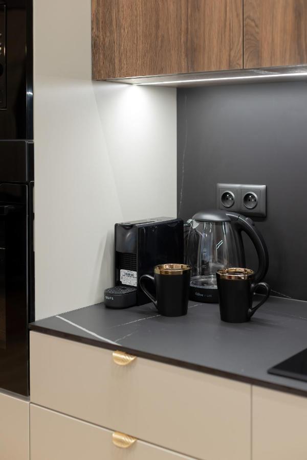 Kasprzaka With Ac & Parking By Renters Prestige
