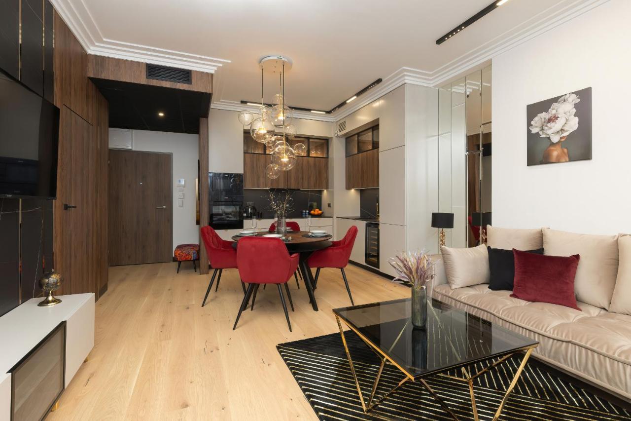 Apartment Kasprzaka With Ac & Parking By Renters Prestige Warschau