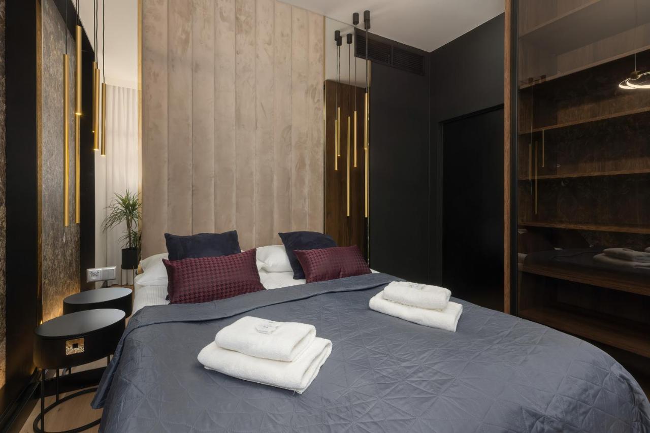 Kasprzaka With Ac & Parking By Renters Prestige