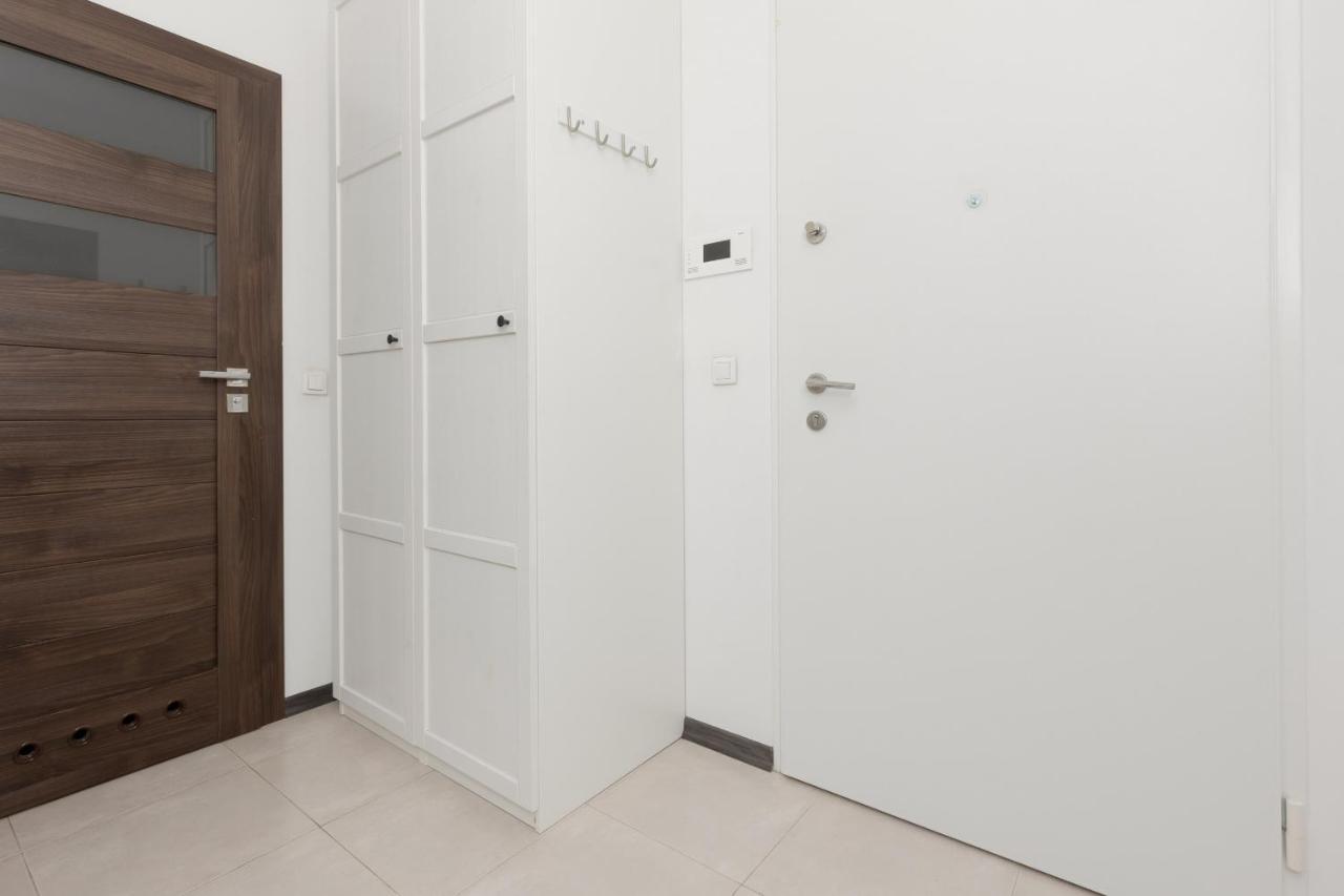 Mokotow Bernardynska With Balcony By Renters Apartament