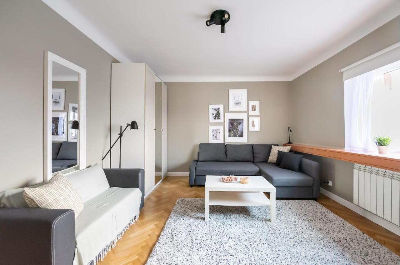 Metro Ratusz Arsenal Designer Apartamento Varsóvia