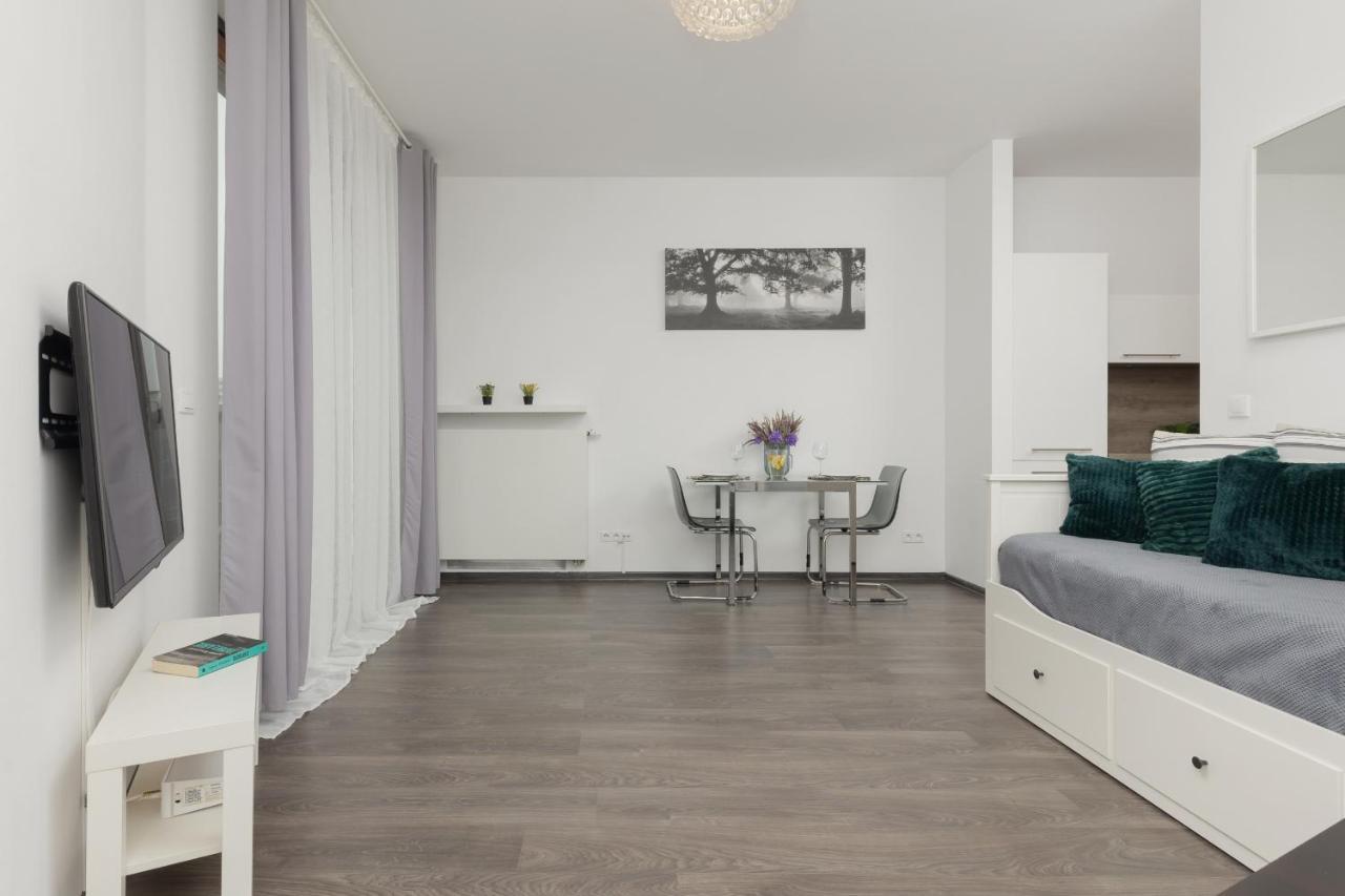 Mokotow Bernardynska With Balcony By Renters Apartament *