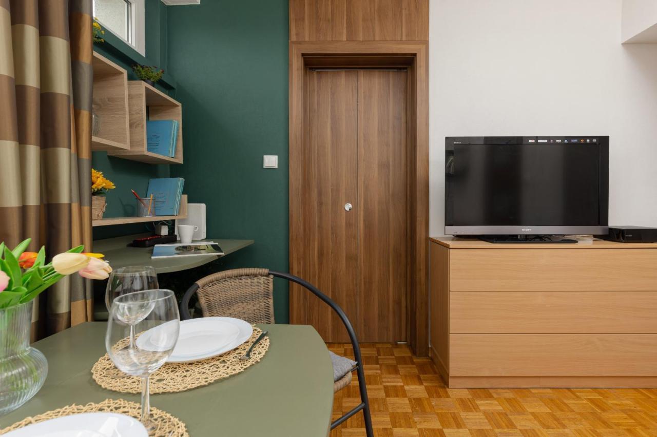 Apartment Charming Ludna By Renters Warsaw