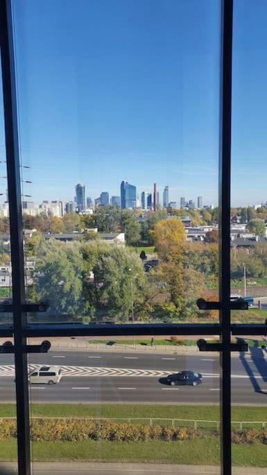 Uroczy Apartament Blisko Centrum Warszawy