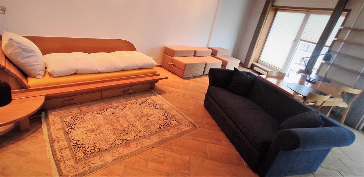 Apartment 4 *