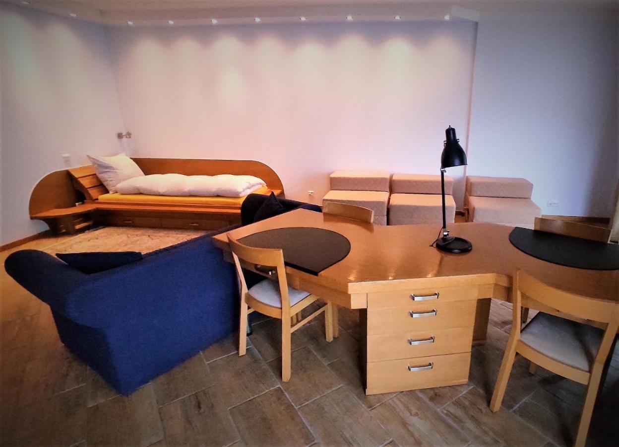 4 Apartment *
