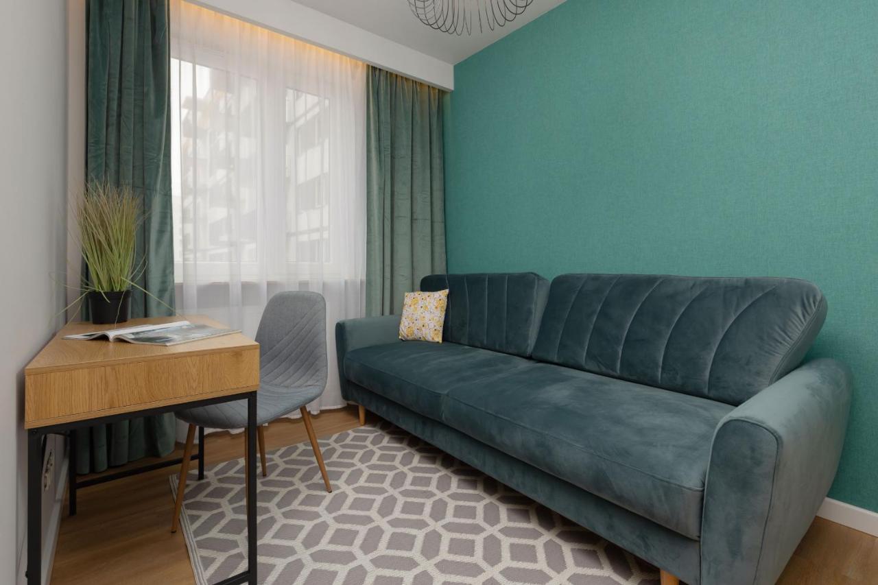 Habicha Three-room With Parking By Renters *