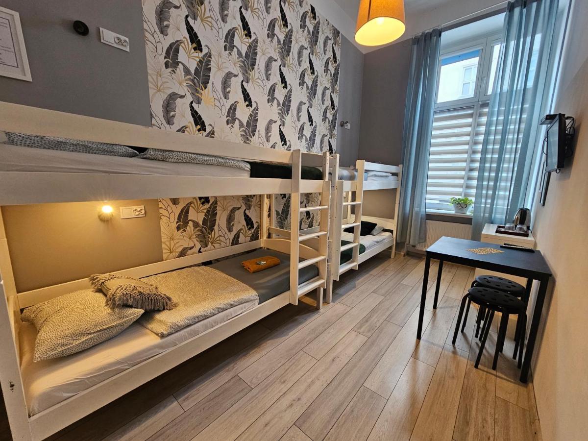 Deja Vu Hostel *