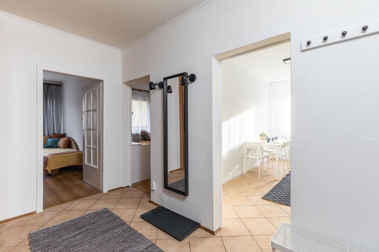 Room, Pirenejska 20 Cozy
