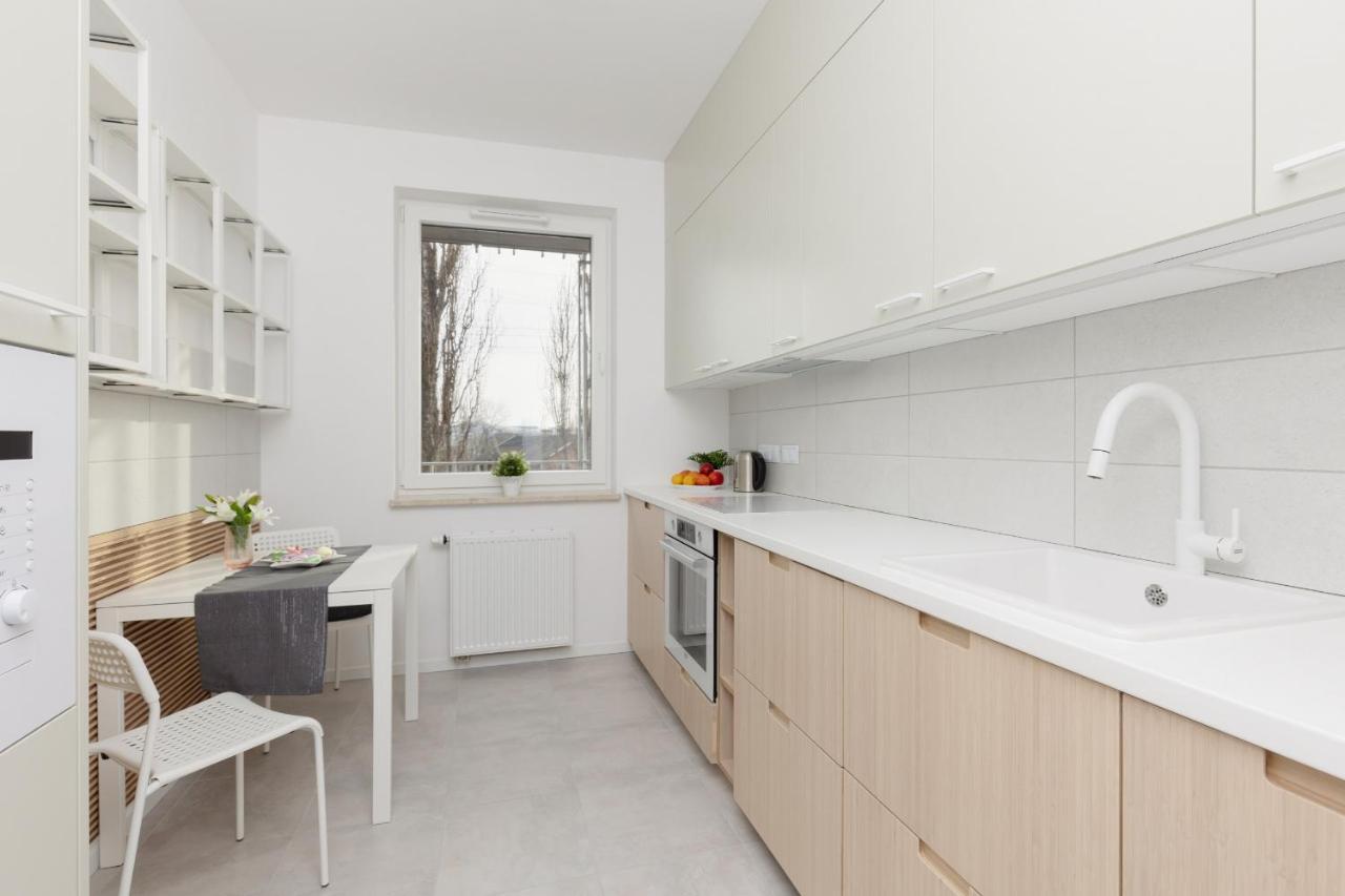 Stacja Wola With Parking By Renters Apartment