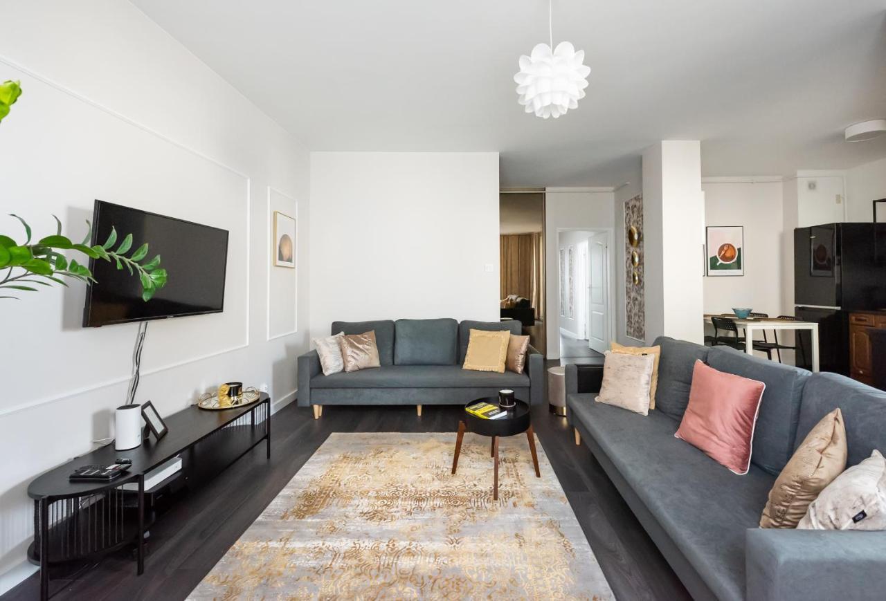 Apartment Wola Park Lovely - Near Metro
