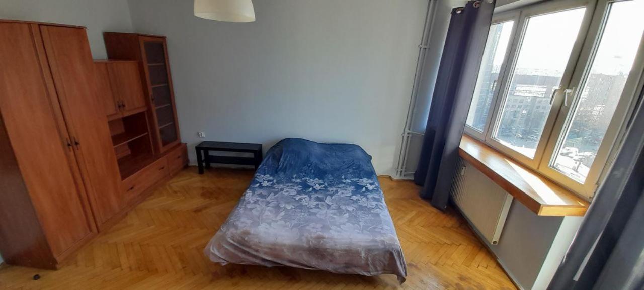 Al. Jana Pawla Ll 18 * Warsaw