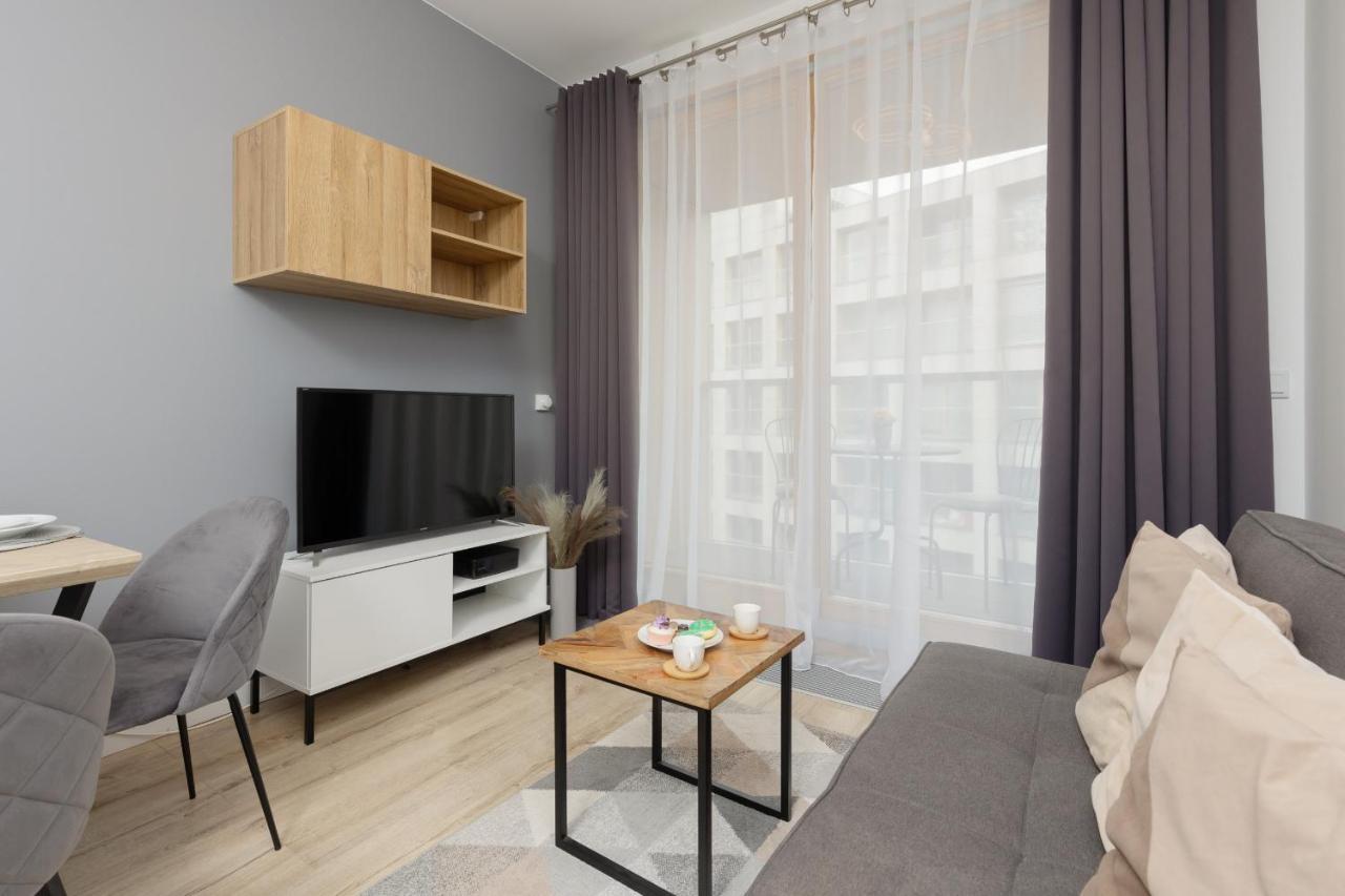 Apartment Cozy With Parking In The 19th District By Renters Warsaw