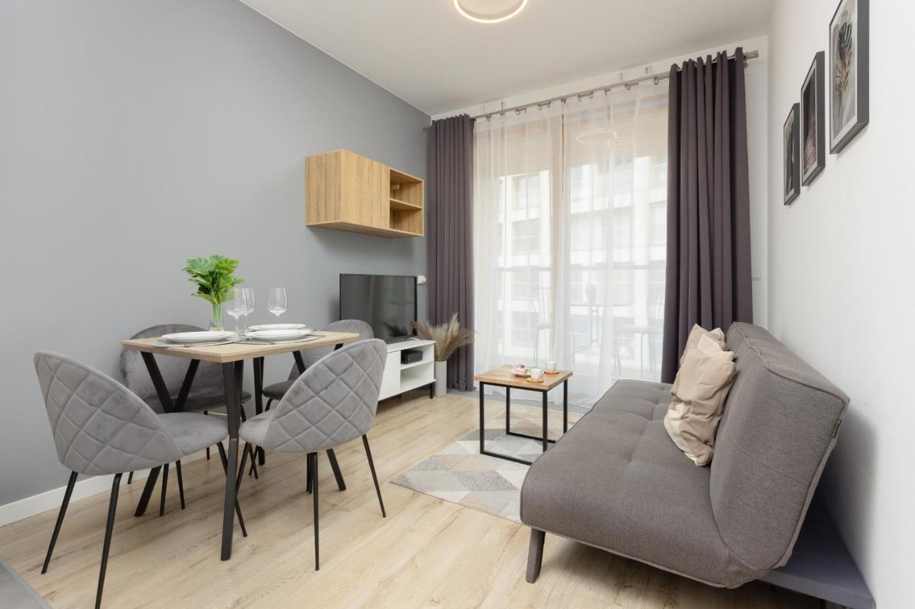 Apartment Cozy With Parking In The 19th District By Renters Warsaw