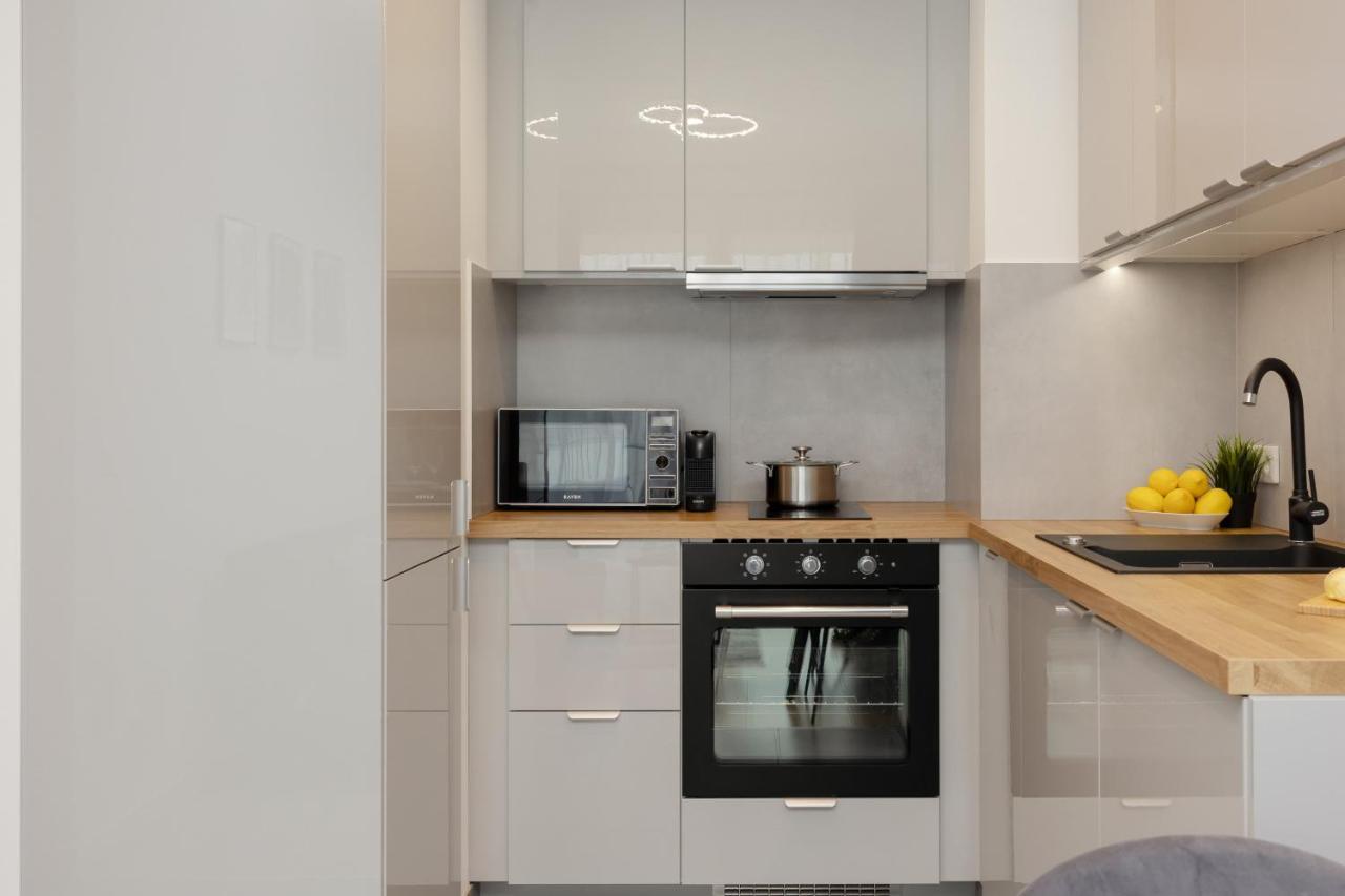 Apartment Cozy With Parking In The 19th District By Renters *