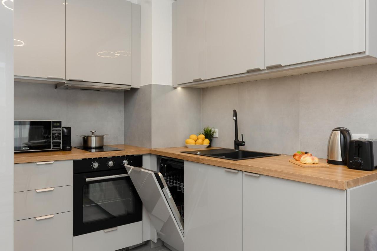 Apartment Cozy With Parking In The 19th District By Renters