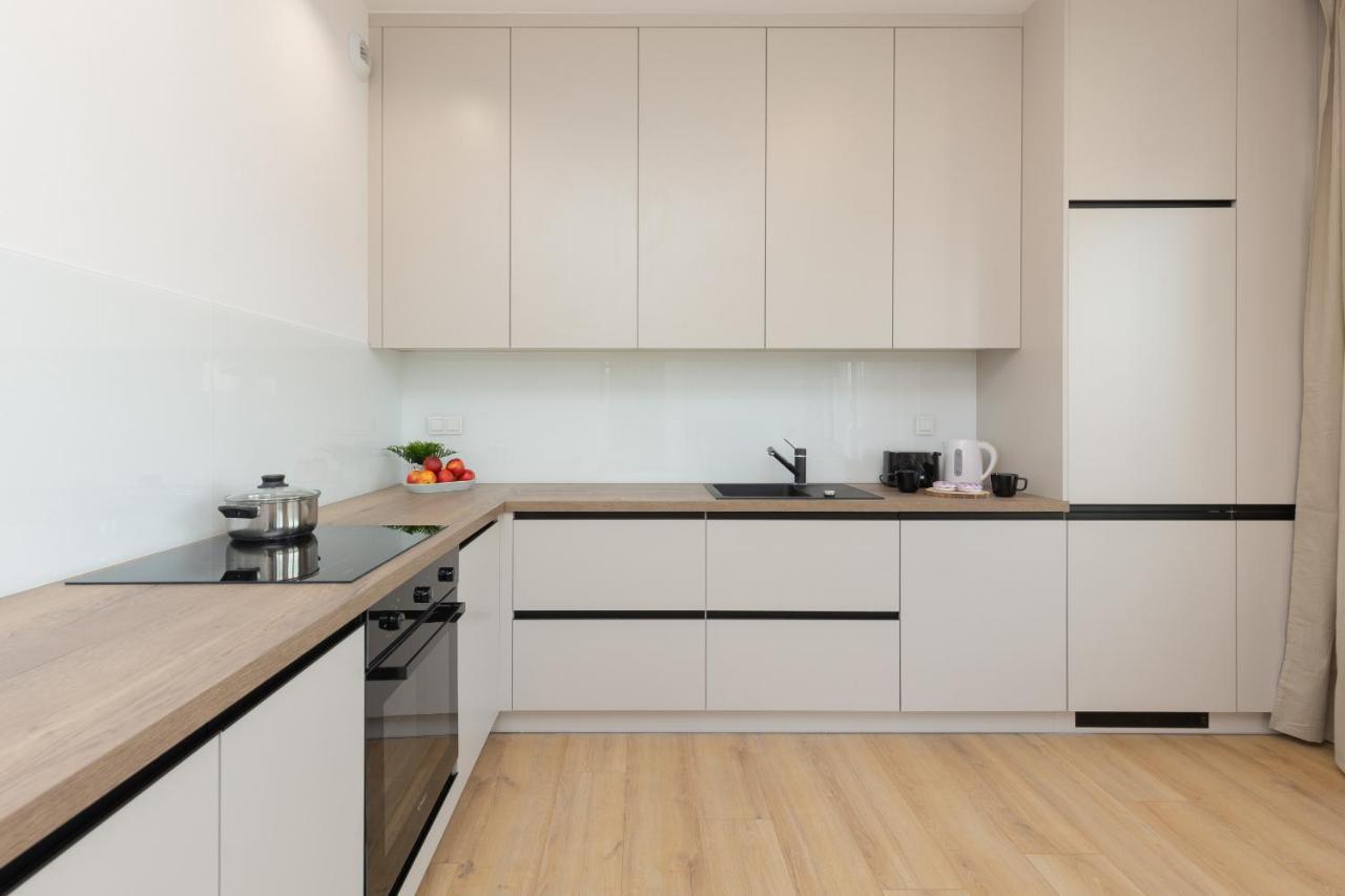 Optykow Spacious & Cosy With Parking By Renters Apartment *