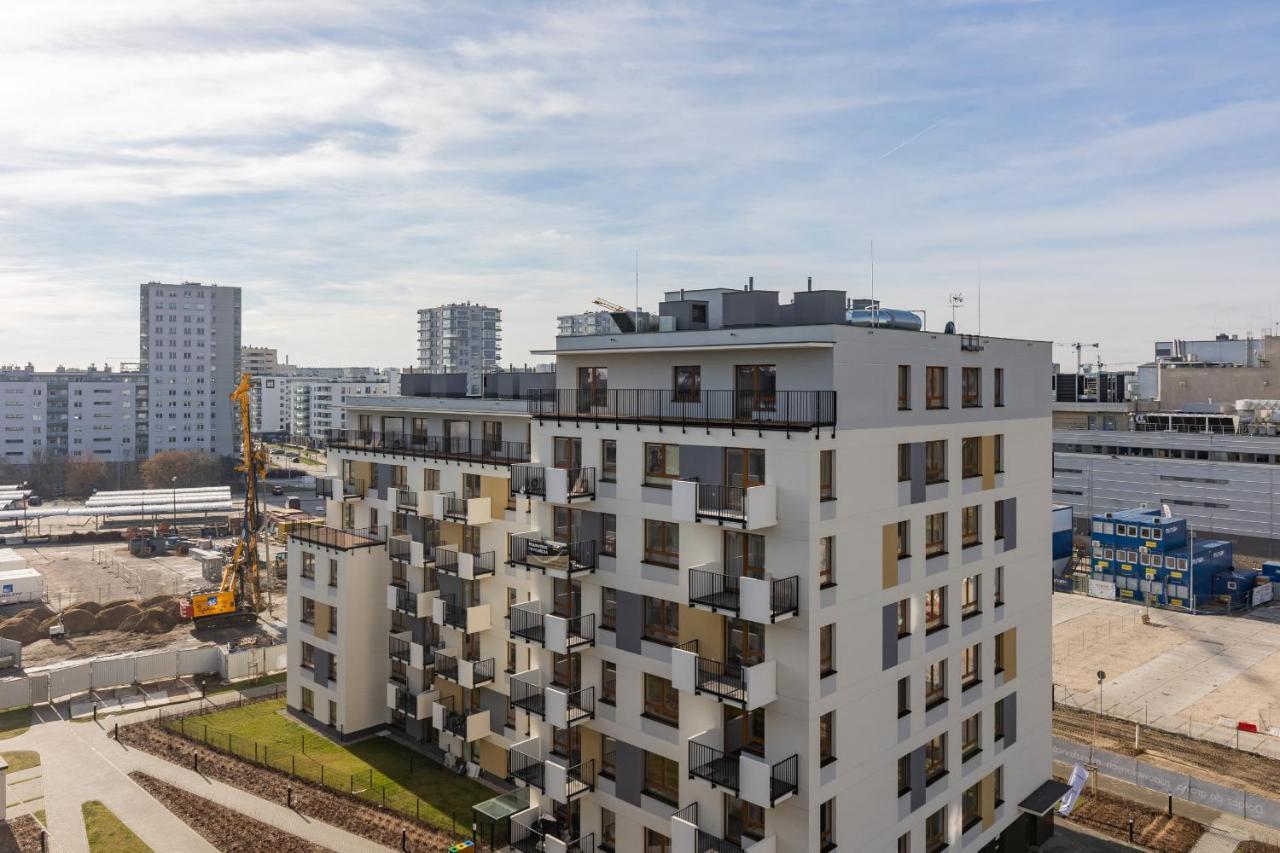 Optykow Spacious & Cosy With Parking By Renters Apartment