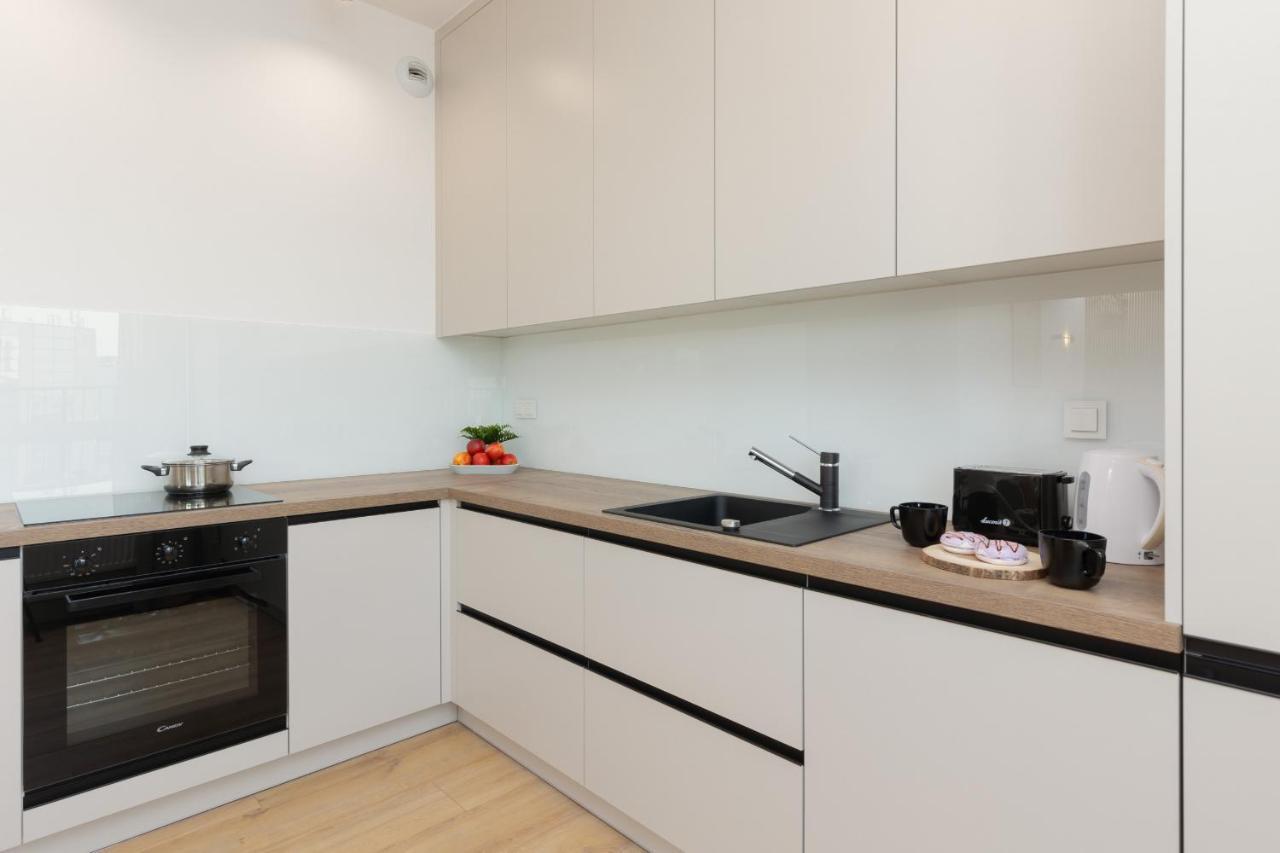 Optykow Spacious & Cosy With Parking By Renters Apartment Warsaw