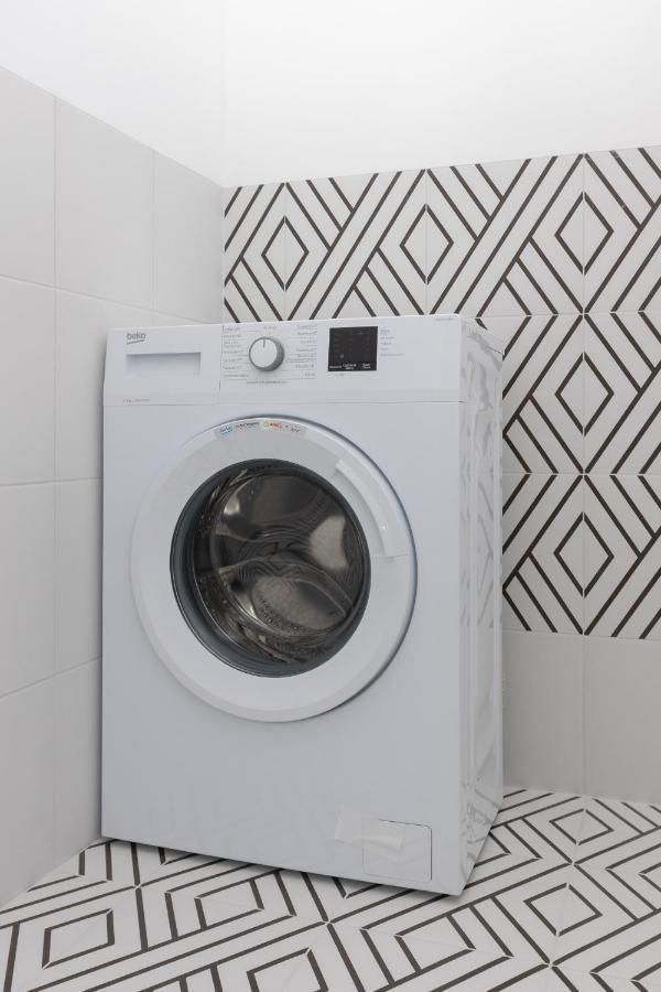 Apartment Optykow Spacious & Cosy With Parking By Renters