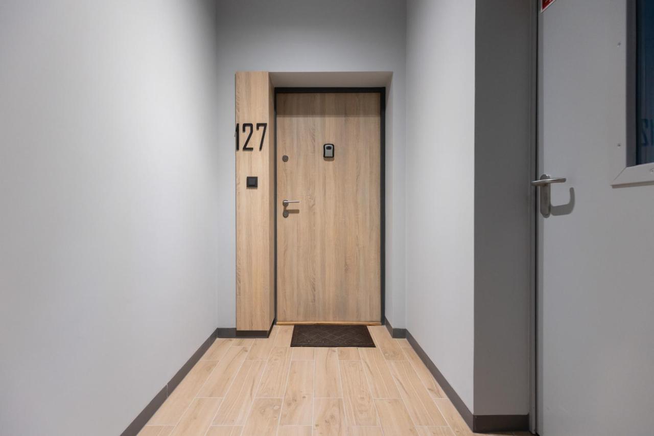 Optykow Spacious & Cosy With Parking By Renters *