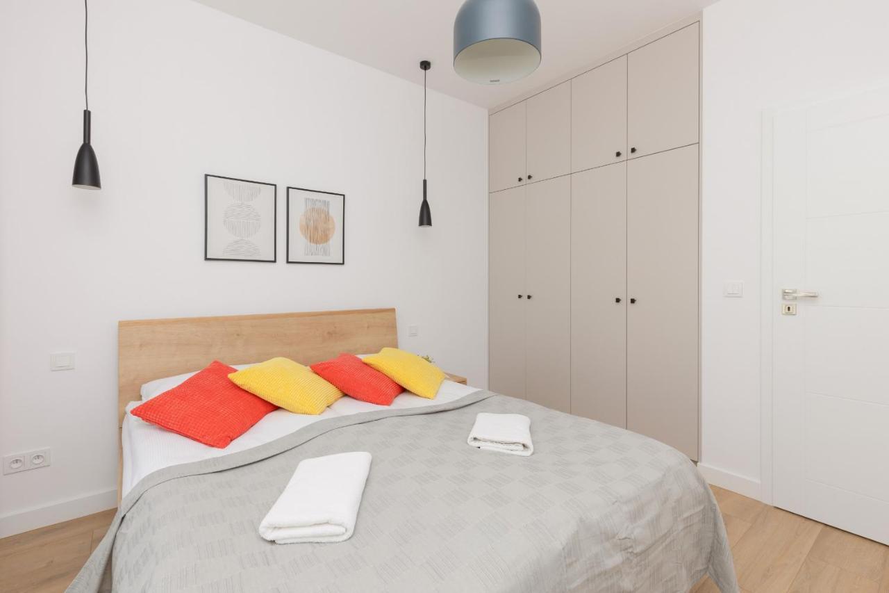 Optykow Spacious & Cosy With Parking By Renters *