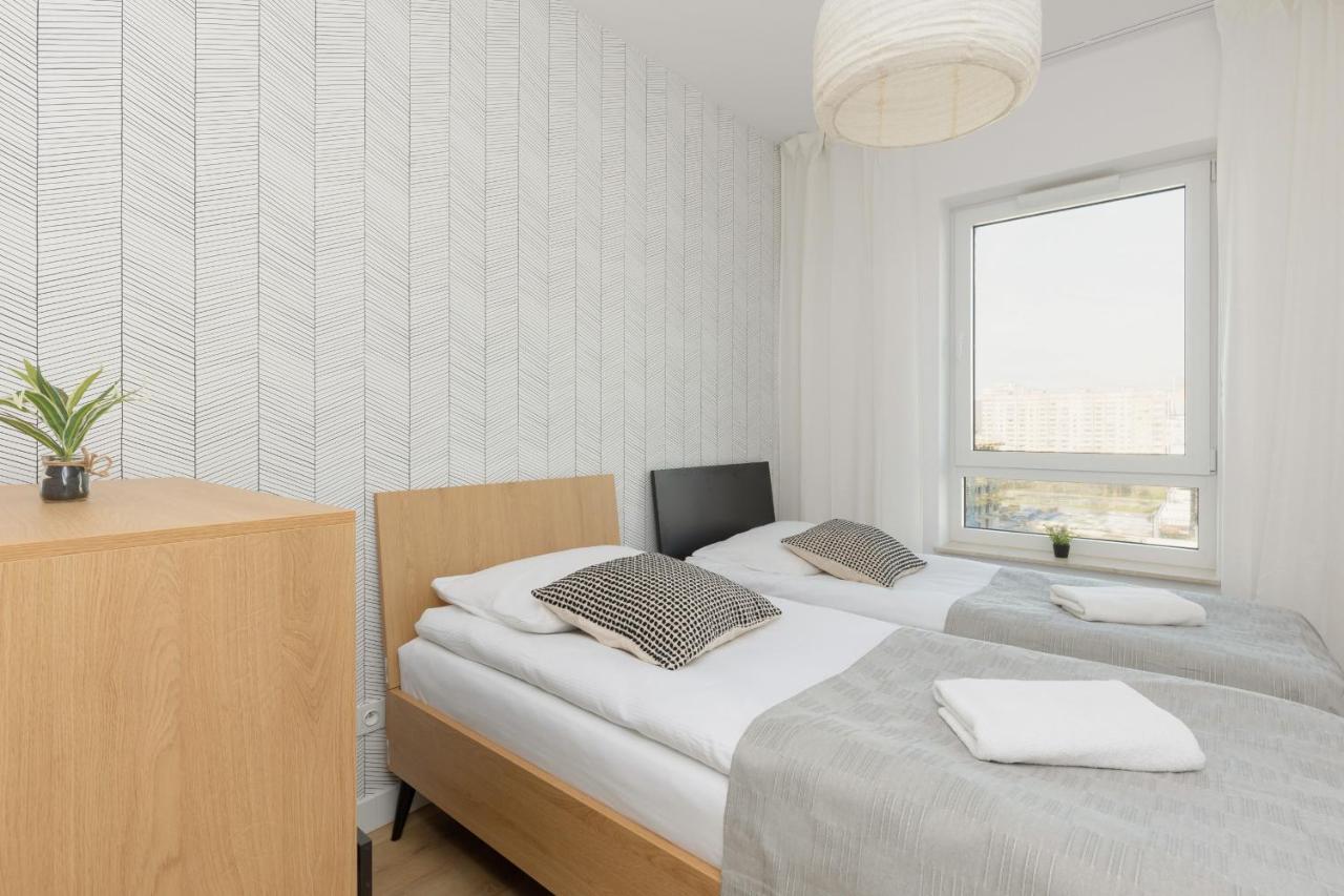 Optykow Spacious & Cosy With Parking By Renters Apartment Warsaw