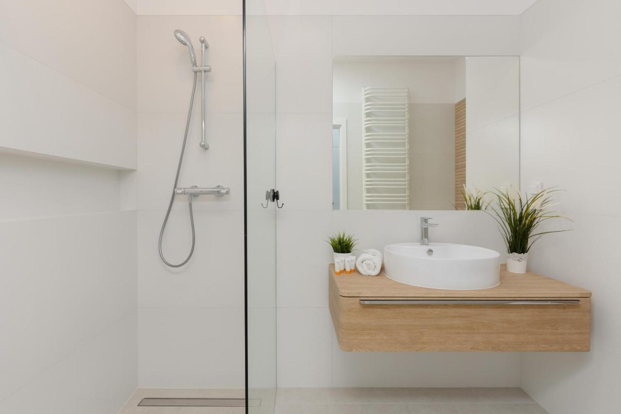 Apartment Optykow Spacious & Cosy With Parking By Renters Warsaw