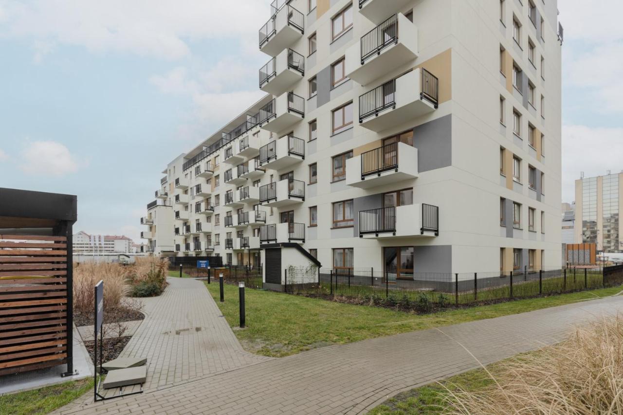 Apartment Optykow Spacious & Cosy With Parking By Renters *