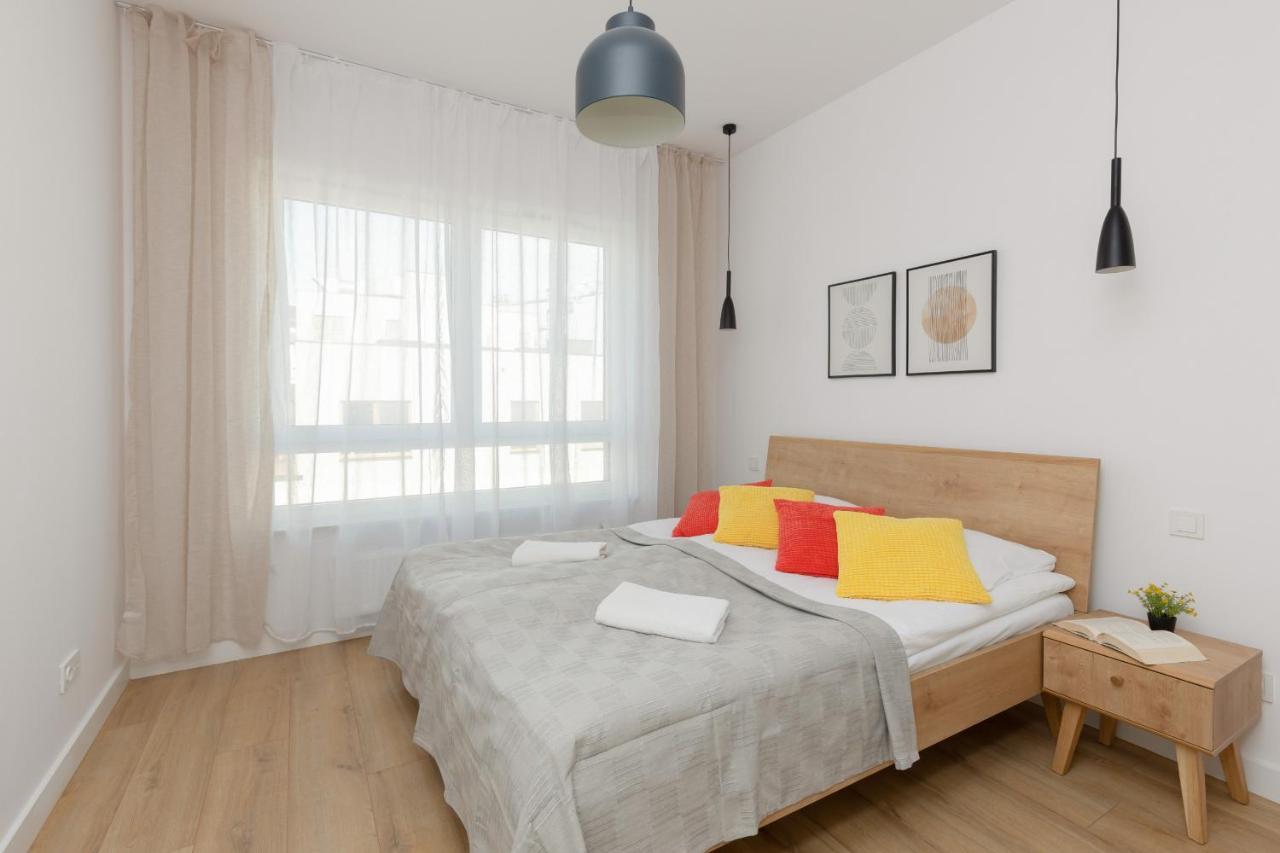 Apartment Optykow Spacious & Cosy With Parking By Renters Warsaw