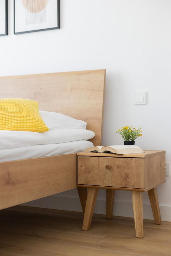 Apartment Optykow Spacious & Cosy With Parking By Renters Warsaw