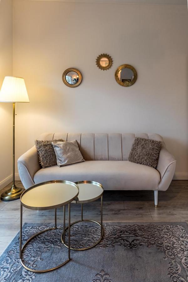 Good Apartments: Kierbedzia 6 With Free Parking And Garden Terrace Apartment Warsaw