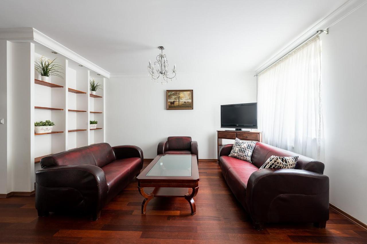 Apartment Bukowinska 12: Spacious Two-bedroom With Balcony And Parking Warsaw